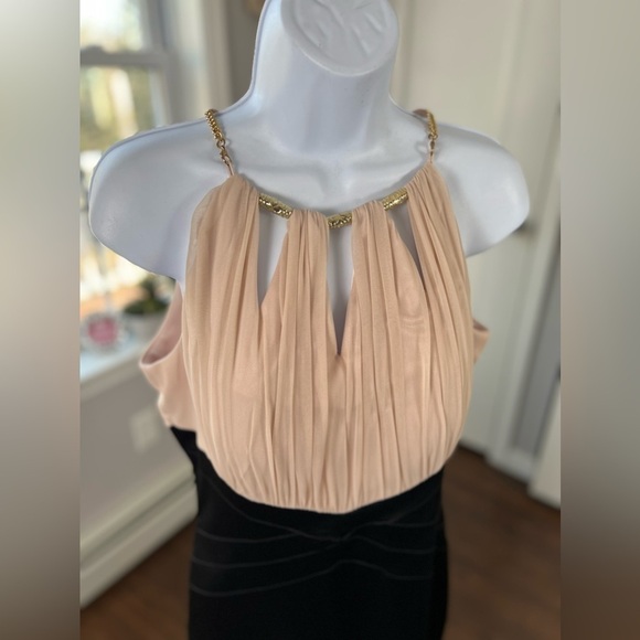 JAX Black & Pink Nude Stretchy Zip Up Dress With Gold Chain Size 10 New - Picture 10 of 16